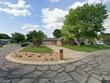 1307 parkwood dr, salina,  KS 67401