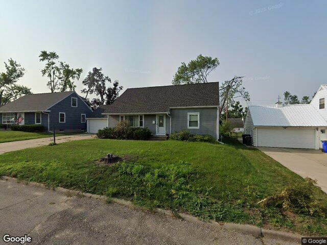 751 30th st ne, cedar rapids,  IA 52402