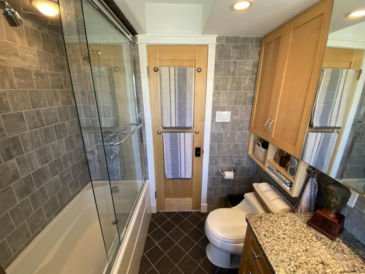 50 washington rd, schenectady,  NY 12302