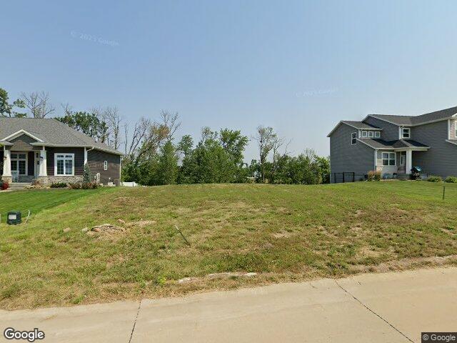7202 country ridge dr nw, cedar rapids,  IA 52405