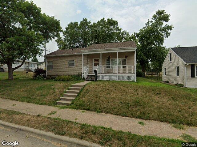 2490 2nd st sw, cedar rapids,  IA 52404