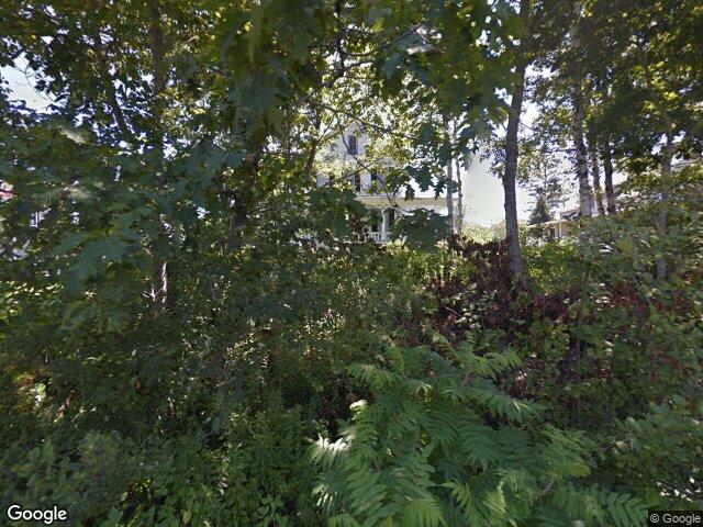 9 grove street, boothbay,  ME 04544