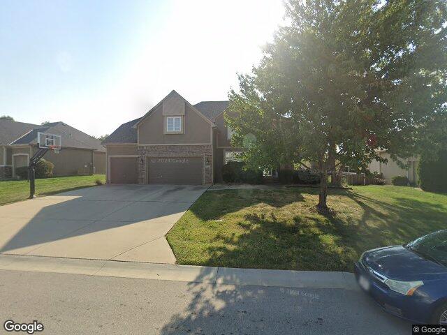 2409 ne sweet water cir, lees summit,  MO 64086