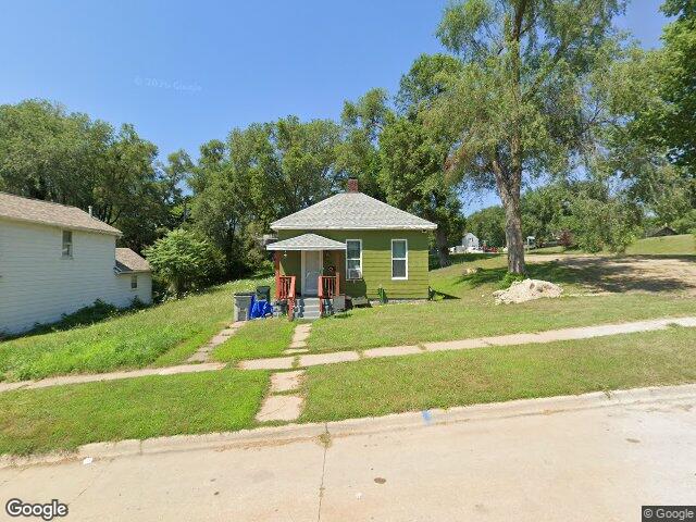 1060 10th ave se, cedar rapids,  IA 52403