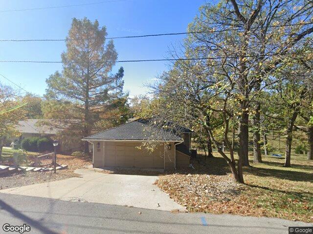 387 nw north shore dr, kansas city,  MO 64151