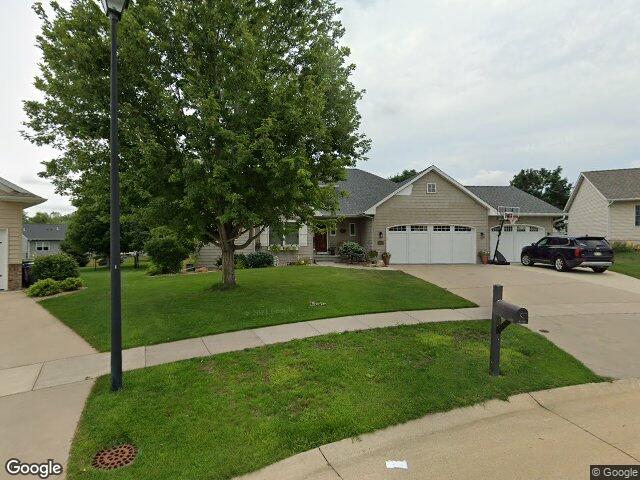4702 holly cir ne, cedar rapids,  IA 52411