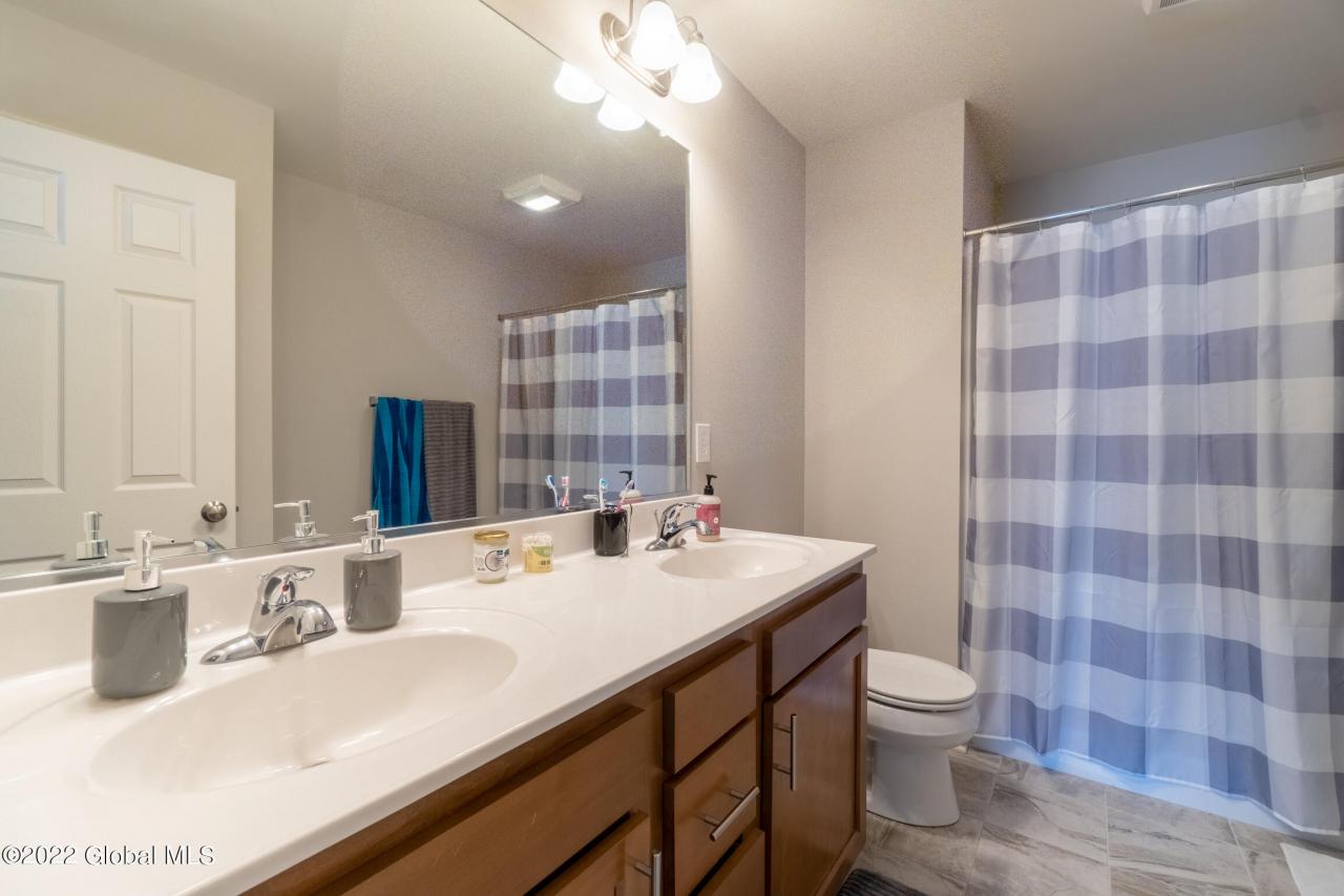 1003 grayson pl, schenectady,  NY 12302