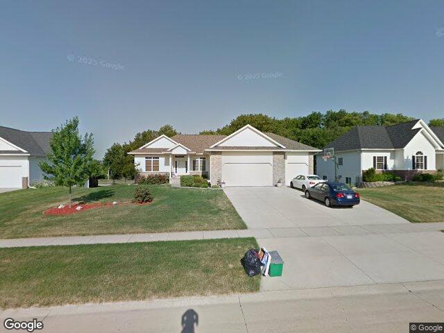 325 landau st, robins,  IA 52328