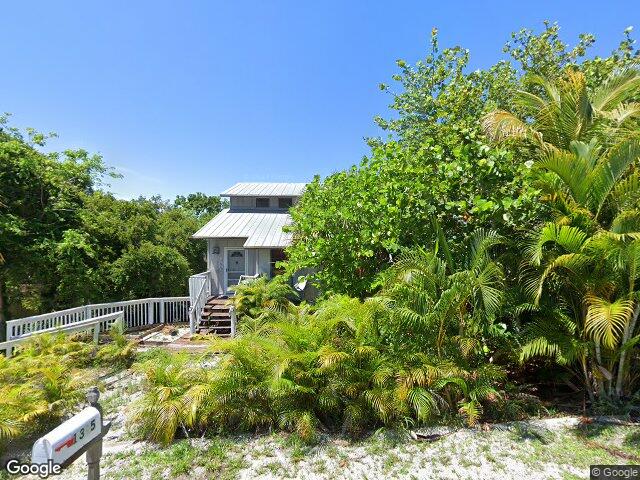 1305 ne meyers ter, jensen beach,  FL 34957