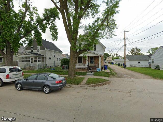 818 10th ave sw, cedar rapids,  IA 52404