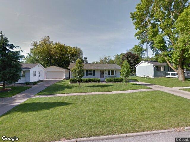 945 w 8th ave, marion,  IA 52302