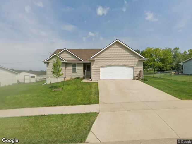 1875 highland rd, ely,  IA 52227