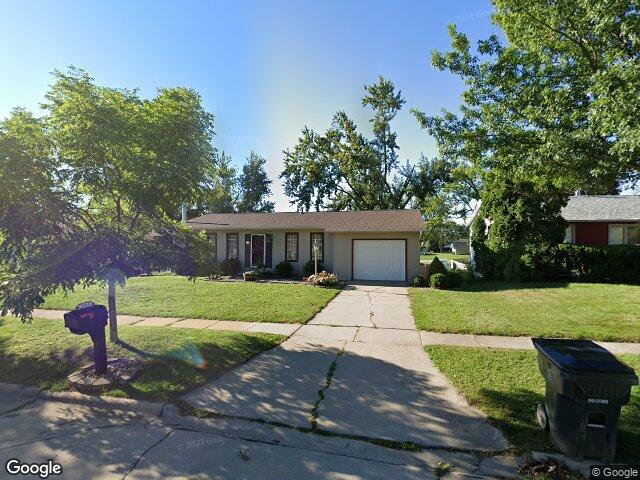 803 fernwood dr ne, cedar rapids,  IA 52402