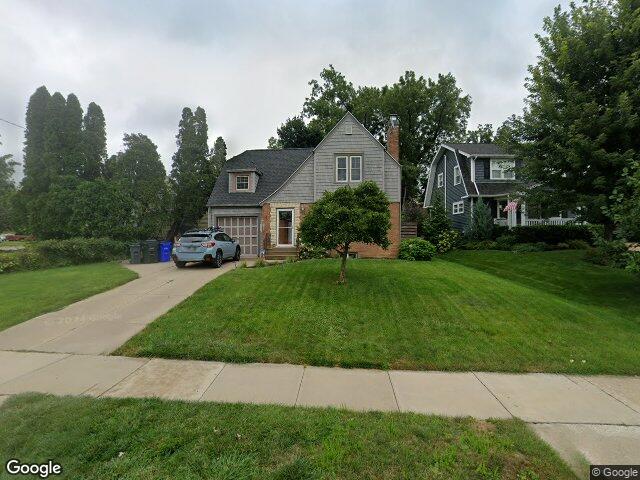 202 forest dr se, cedar rapids,  IA 52403