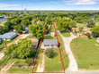 809 5th st, floresville,  TX 78114