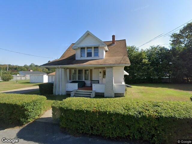 8 tampa st, west warwick,  RI 02893