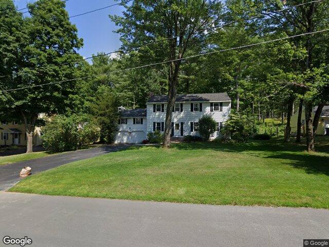 11 pinewood dr, schenectady,  NY 12302