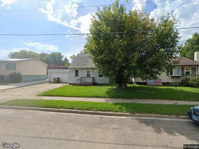 317 15th ave sw, minot,  ND 58701