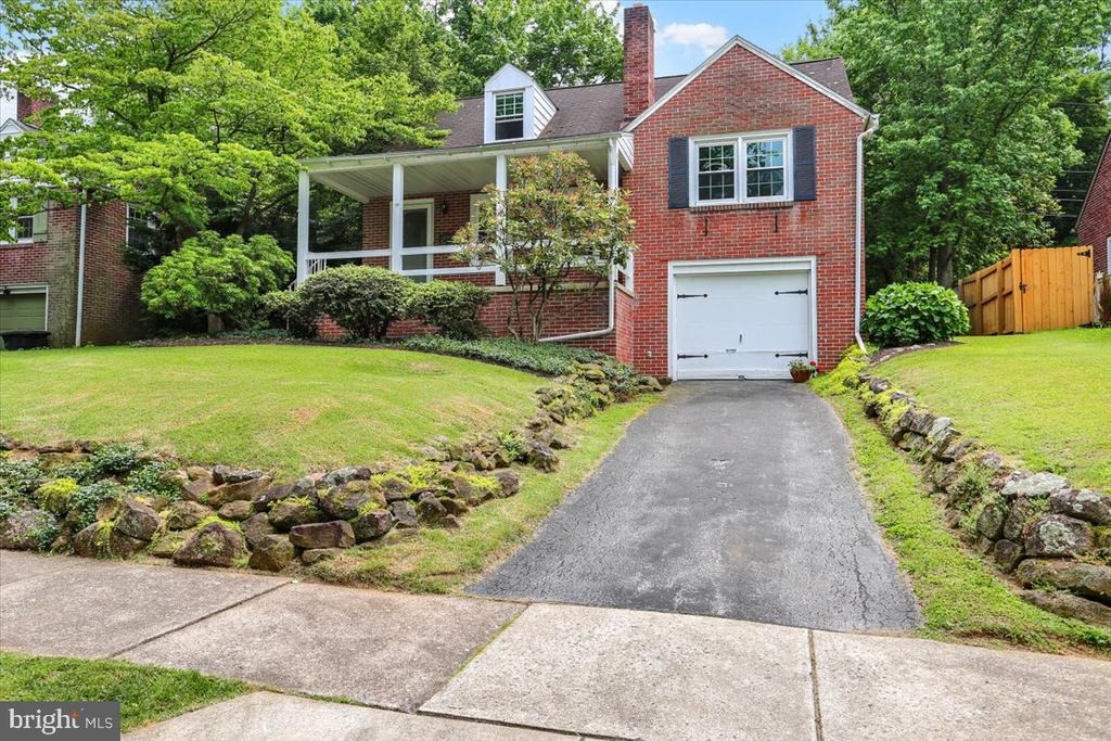 702 state st, reading,  PA 19607