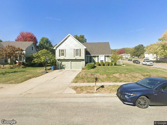 700 white oak ln, liberty,  MO 64068