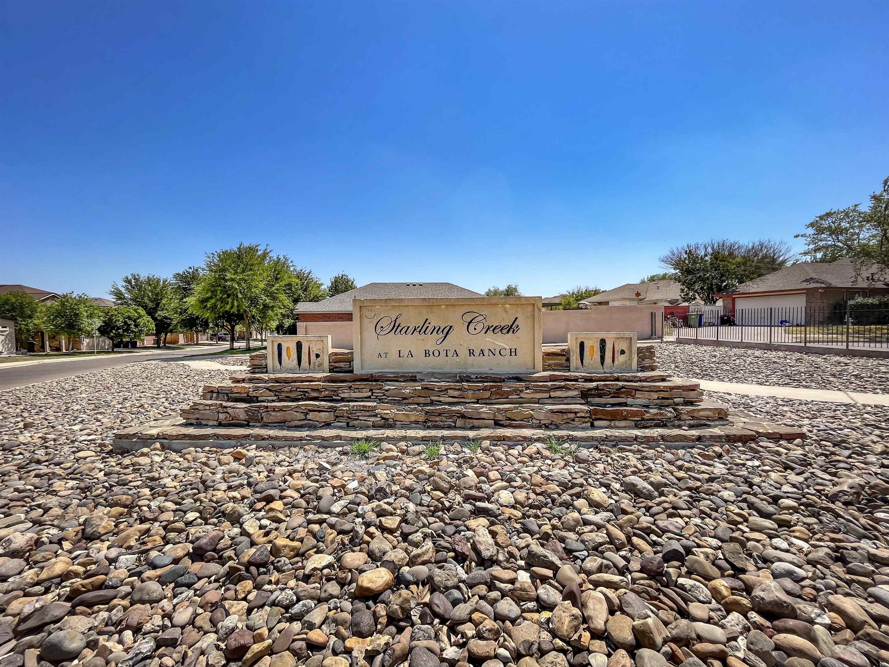 419 starling creek loop, laredo,  TX 78045