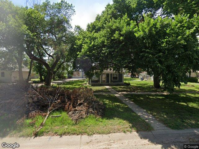 713 chestnut st, halstead,  KS 67056