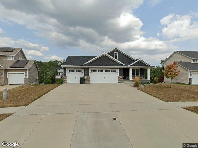 3912 oak ridge dr se, cedar rapids,  IA 52403