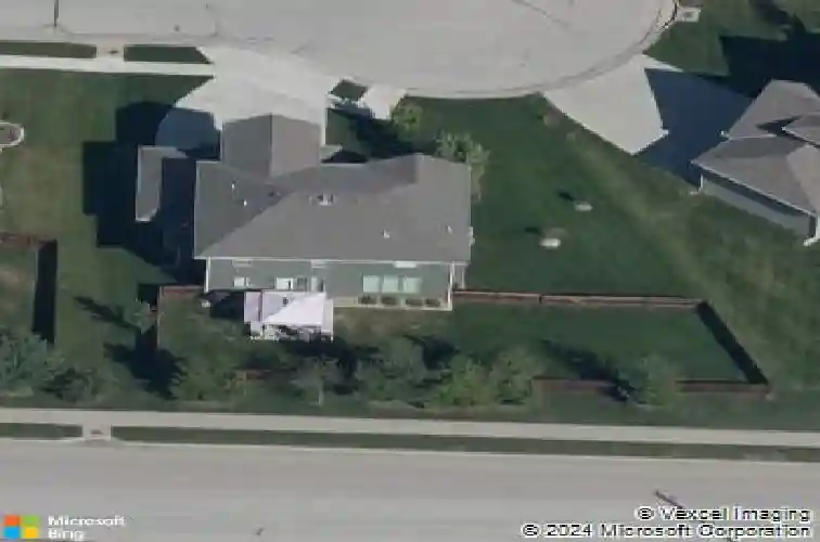 104 sw greenbriar dr, lees summit,  MO 64064