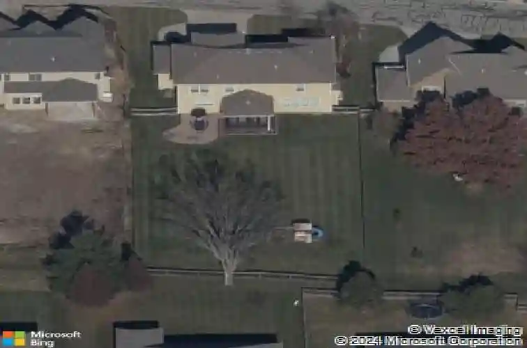 1021 sw drake cir, lees summit,  MO 64082