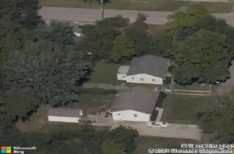 9008 walnut st, kansas city,  MO 64114