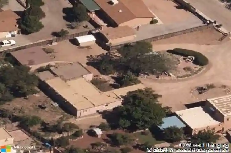 100 camino rio, santa fe,  NM 87501