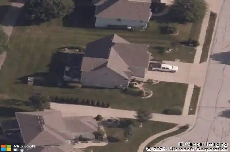 8718 ridgeway ct, raytown,  MO 64138