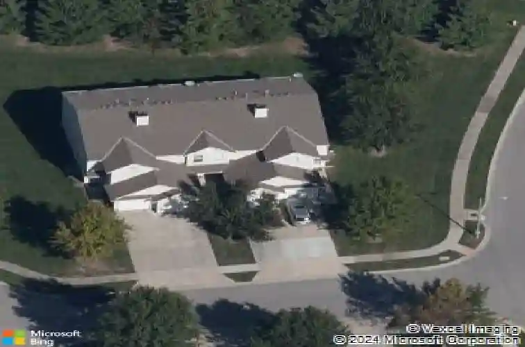 1302 se broadway ct, lees summit,  MO 64081
