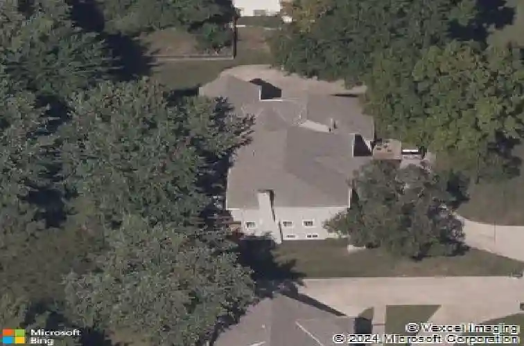 10208 mohawk ln, leawood,  KS 66206
