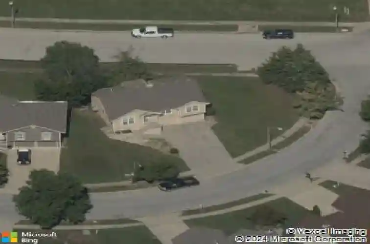 7832 n strathbury ave, kansas city,  MO 64151