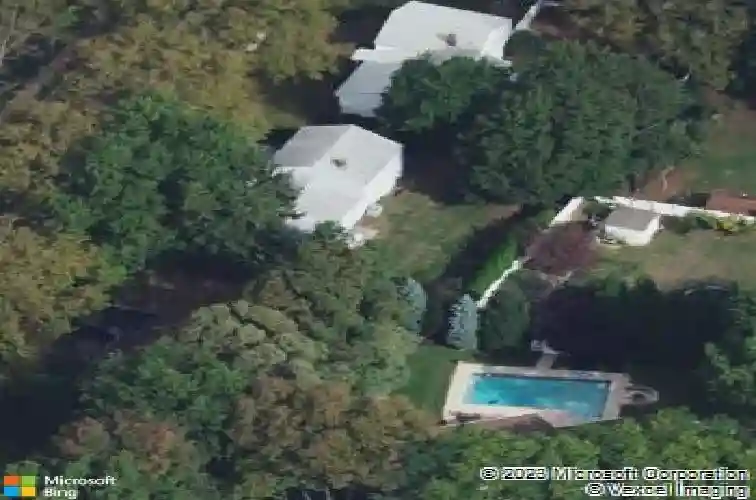 340 ellen pl, paramus,  NJ 07652