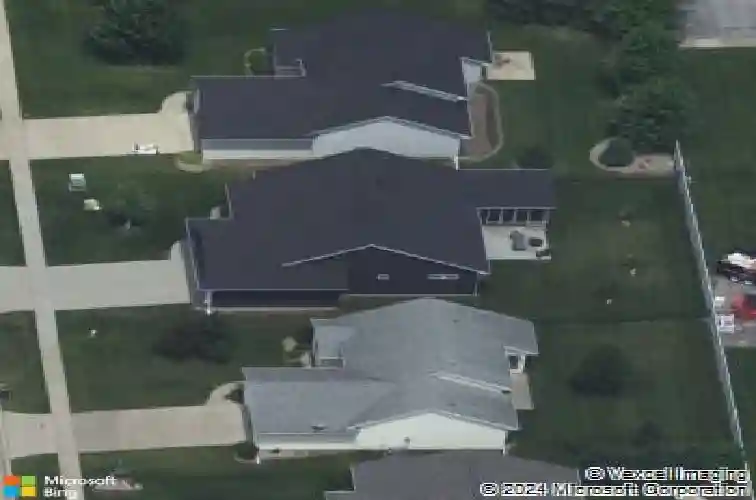 50 ridgewood dr, hiawatha,  IA 52233