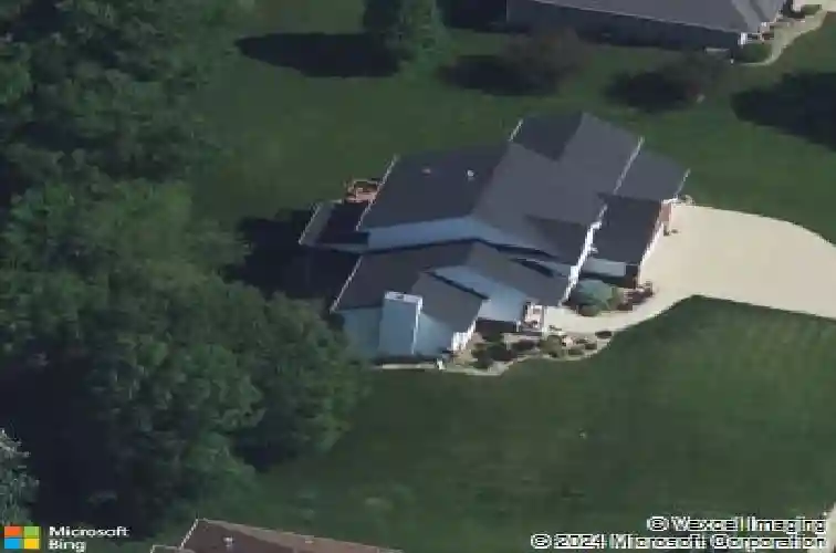 545 evergreen ln, robins,  IA 52328