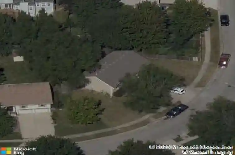 8 nw 102nd st, kansas city,  MO 64155