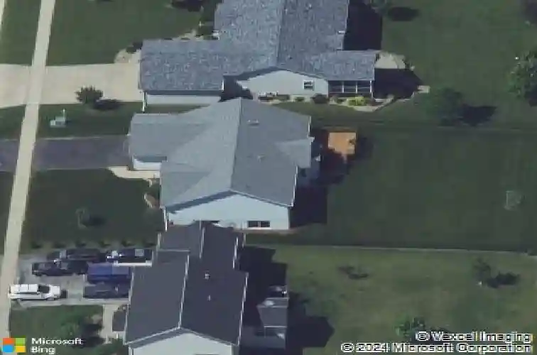 1935 oak creek dr, marion,  IA 52302