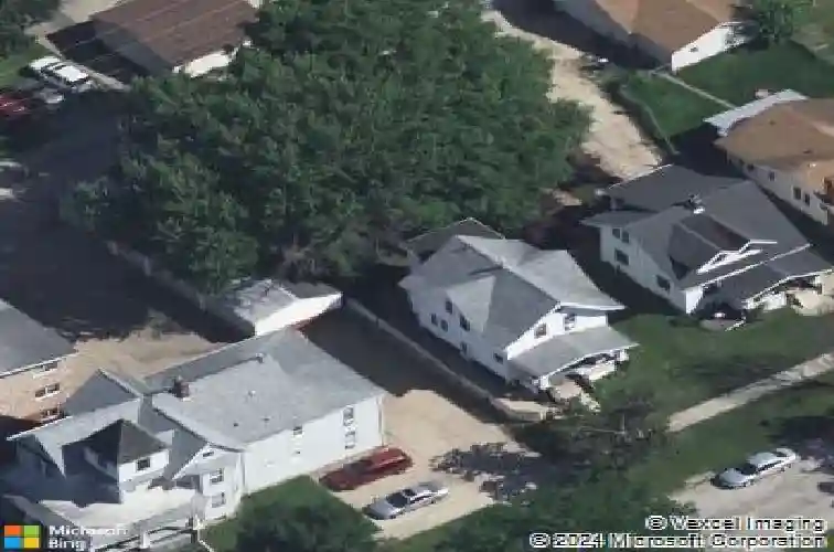 1812 c ave ne, cedar rapids,  IA 52402