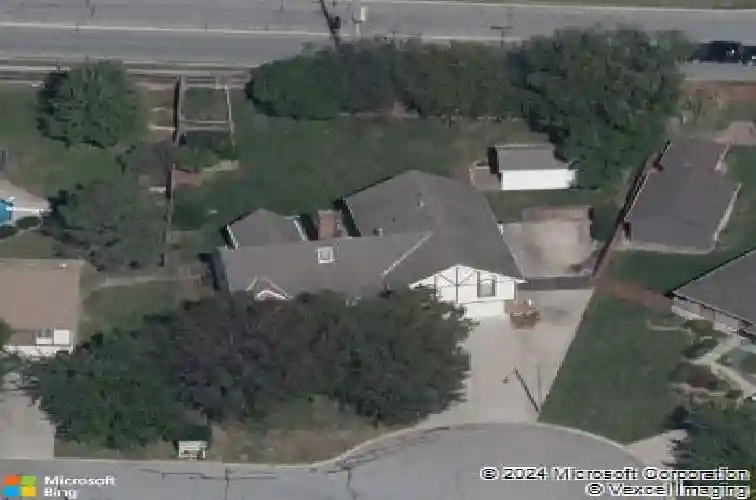 211 ne hearnes ave, blue springs,  MO 64014