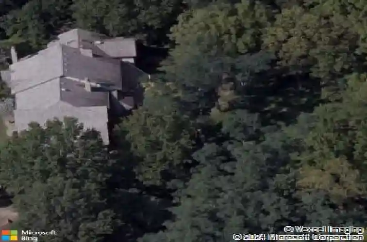 6807 cedar bnd, parkville,  MO 64152