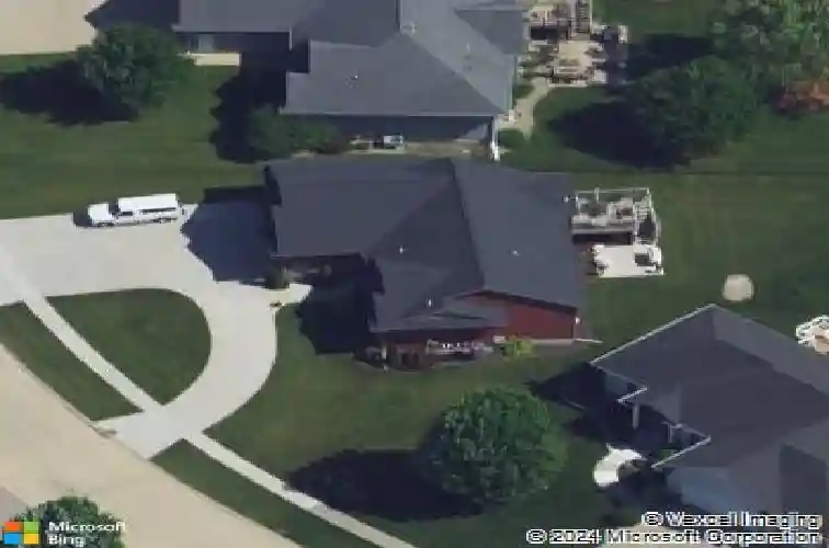 300 landau st, robins,  IA 52328