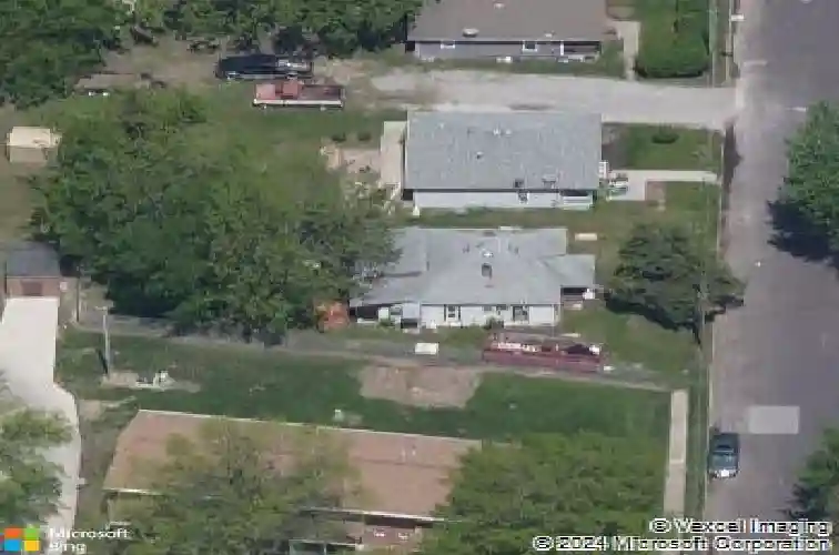 407 oak st, columbia,  MO 65203
