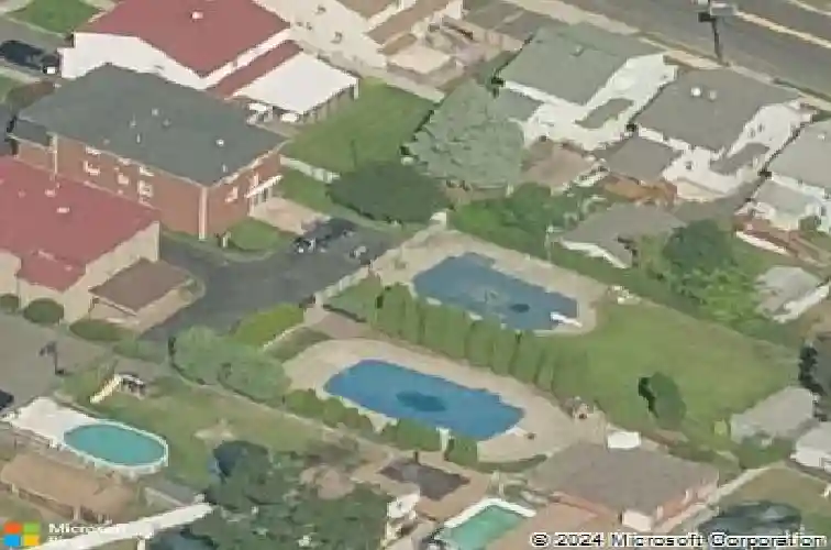 10 riverside avenue, lyndhurst,  NJ 07071