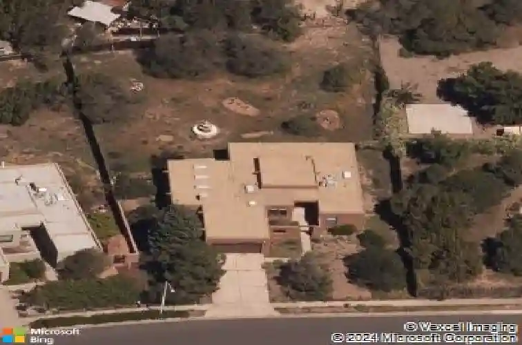 697 calle espejo, santa fe,  NM 87505