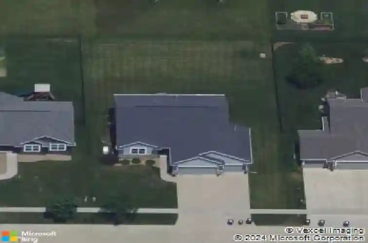 2106 hallbrook st sw, cedar rapids,  IA 52404