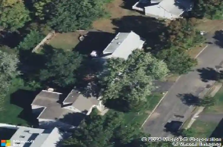 275 wedgewood dr, paramus,  NJ 07652