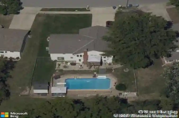 5209 n baltimore ave, kansas city,  MO 64118